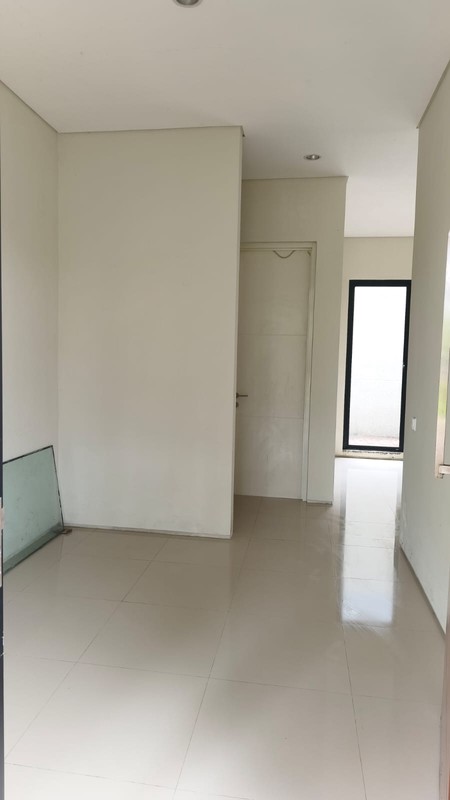 Jual Rumah 2 Lantai Northwest Lake Citraland Surabaya Barat