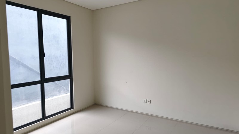 Jual Rumah 2 Lantai Northwest Lake Citraland Surabaya Barat