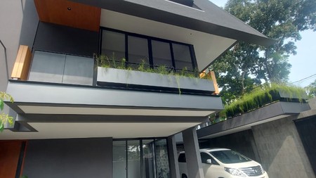 Rumah modern tropical kemang