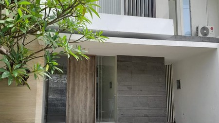 Dijual Rumah Baru Gress Dua Lantai Pelican Hill Citraland Surabaya