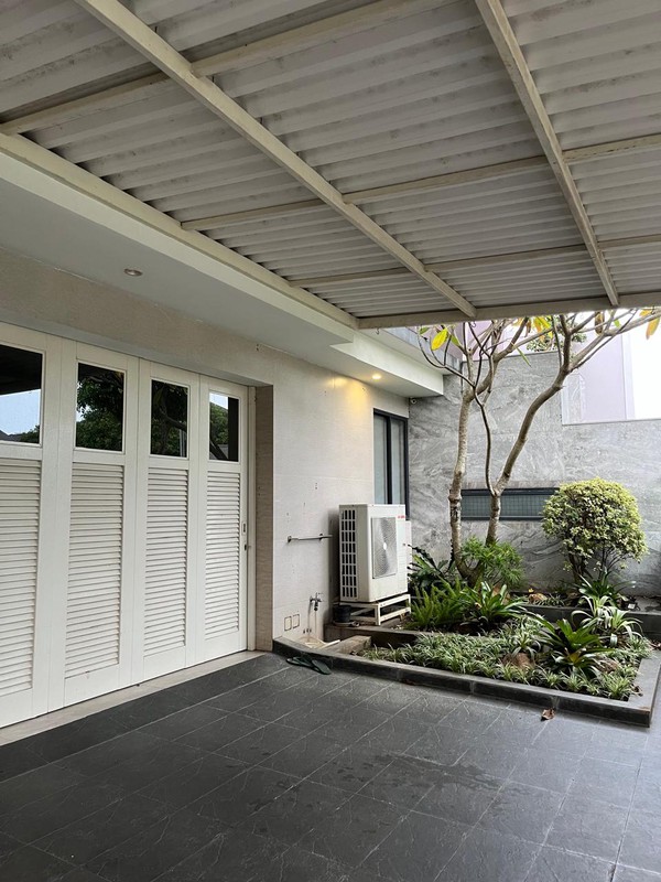 Jual Rumah 4 Lantai North Emerald Mansion Citraland Surabaya Barat