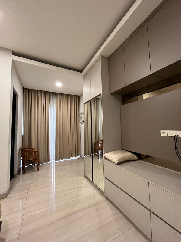 Jual Rumah 4 Lantai North Emerald Mansion Citraland Surabaya Barat