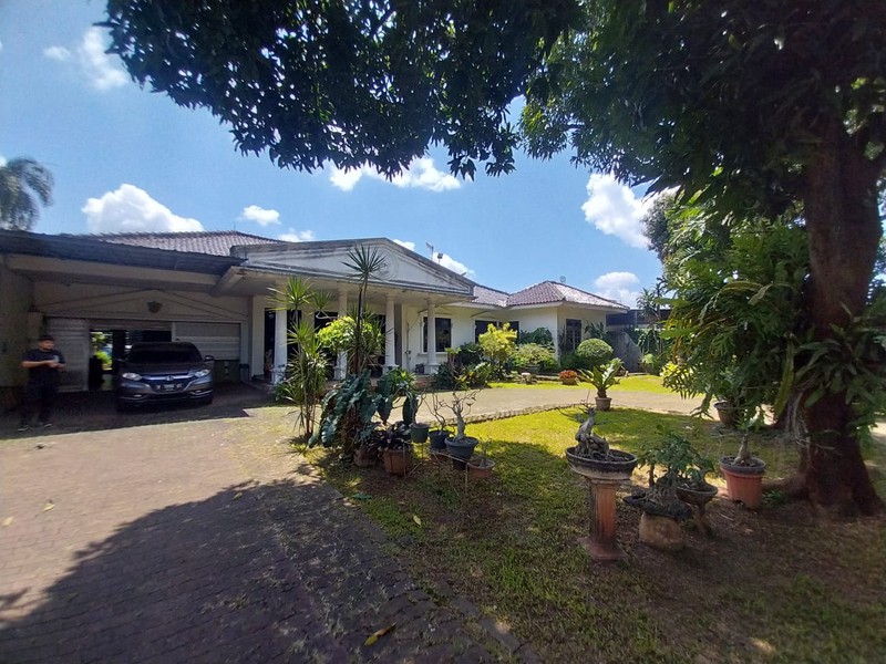 Rumah Lahan Luas Lokasi Premium di Pejaten Barat Harga NJOP