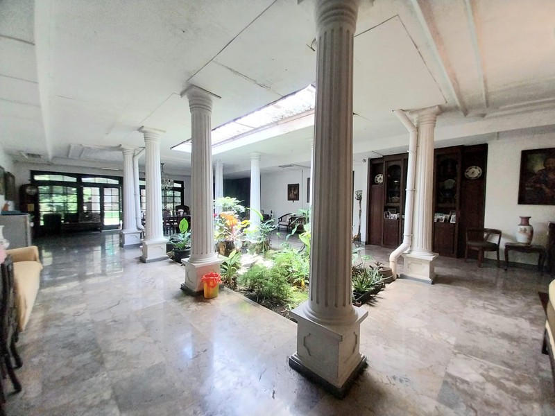 Rumah Lahan Luas Lokasi Premium di Pejaten Barat Harga NJOP