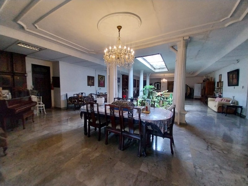 Rumah Lahan Luas Lokasi Premium di Pejaten Barat Harga NJOP