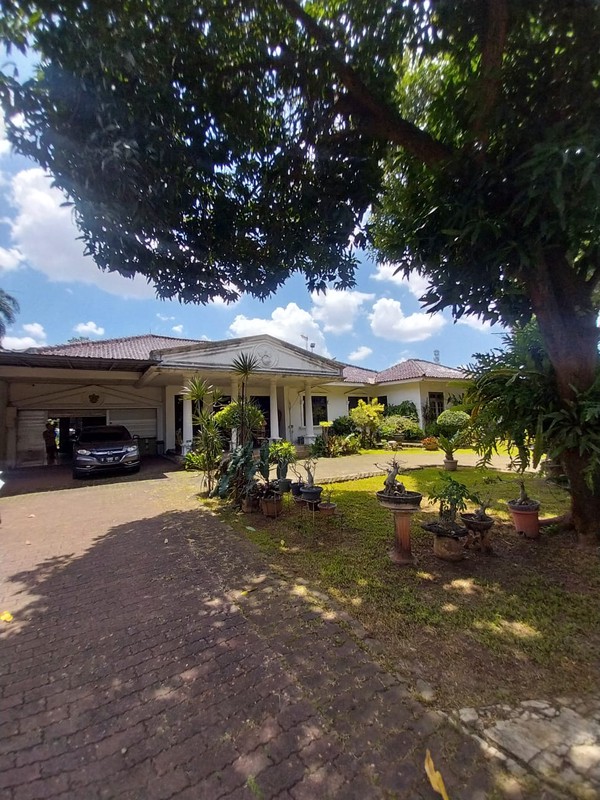 Rumah Lahan Luas Lokasi Premium di Pejaten Barat Harga NJOP