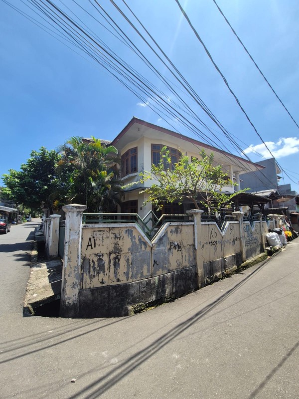 Dijual rumah 2 lantai terawat dan siap huni di Jl Kemuning 1, Pejaten Timur, Pasar Minggu Jakarta selatan