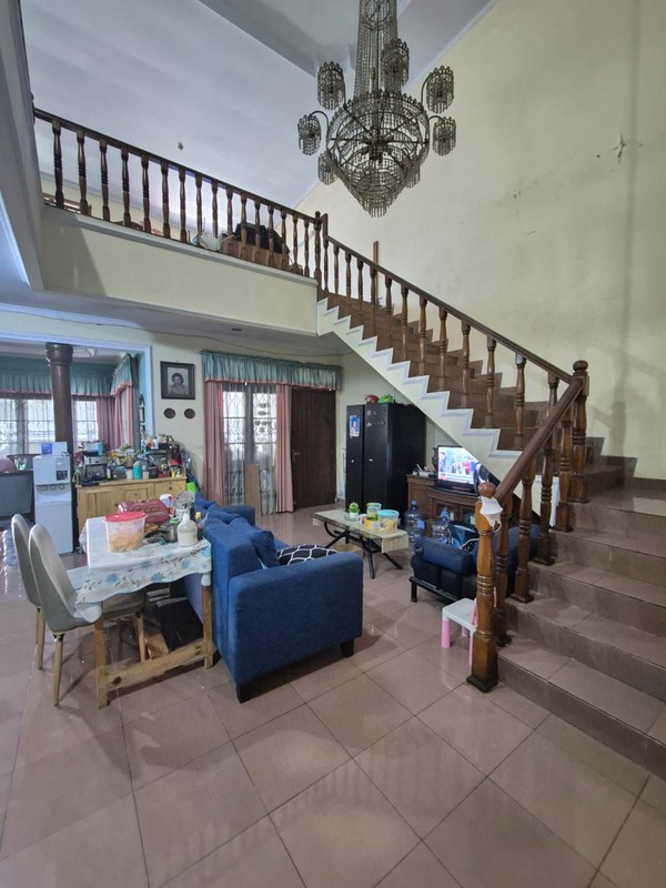 Dijual rumah 2 lantai terawat dan siap huni di Jl Kemuning 1, Pejaten Timur, Pasar Minggu Jakarta selatan