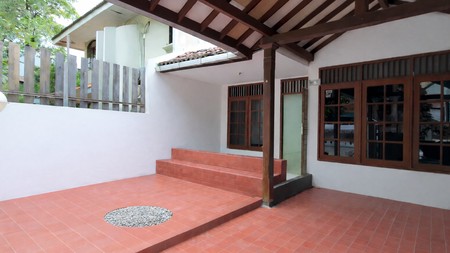 Rumah Sewa Rapi Siap Huni di Pelepah Hijau, Gading Pandawa, Kelapa Gading