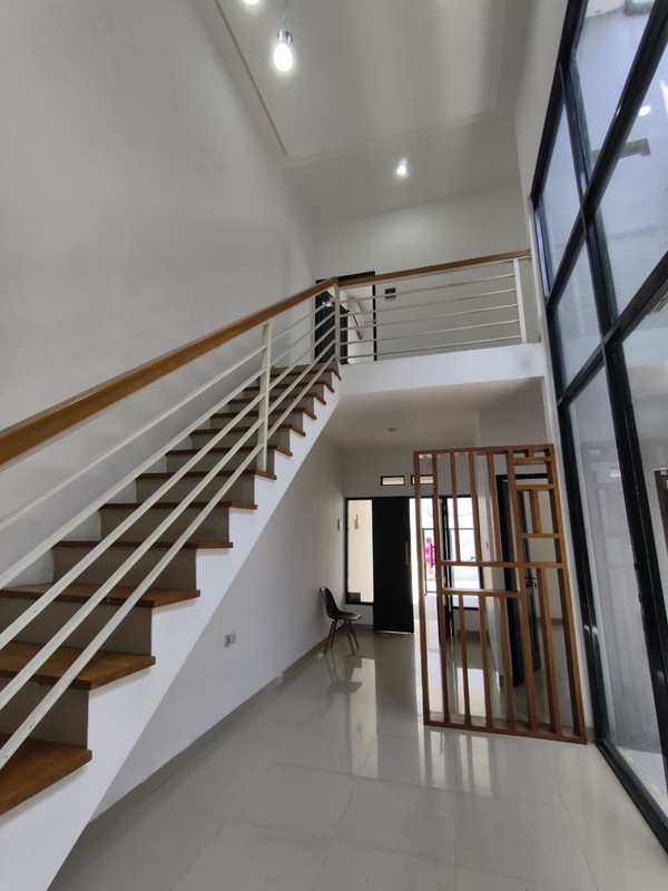 Rumah 2 Lantai SHM Gunung Anyar Surabaya Timur