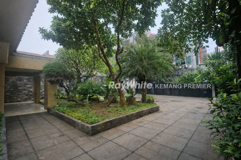 Rumah Jual DI Kawasan Strategis di Duren Tiga - Jakarta Selatan