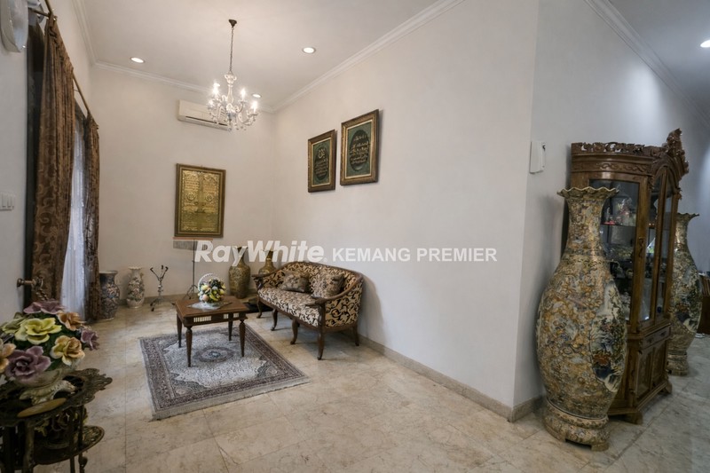 Rumah Jual DI Kawasan Strategis di Duren Tiga - Jakarta Selatan