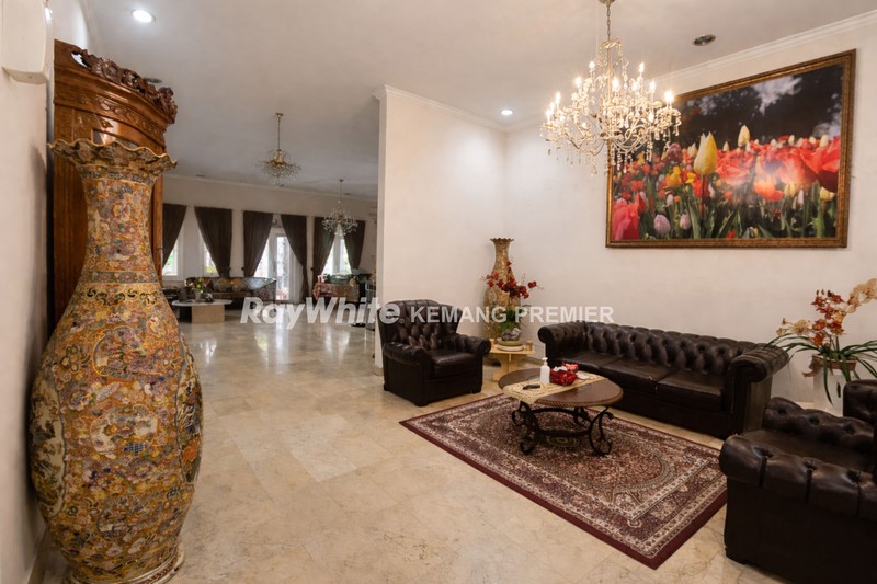 Rumah Jual DI Kawasan Strategis di Duren Tiga - Jakarta Selatan