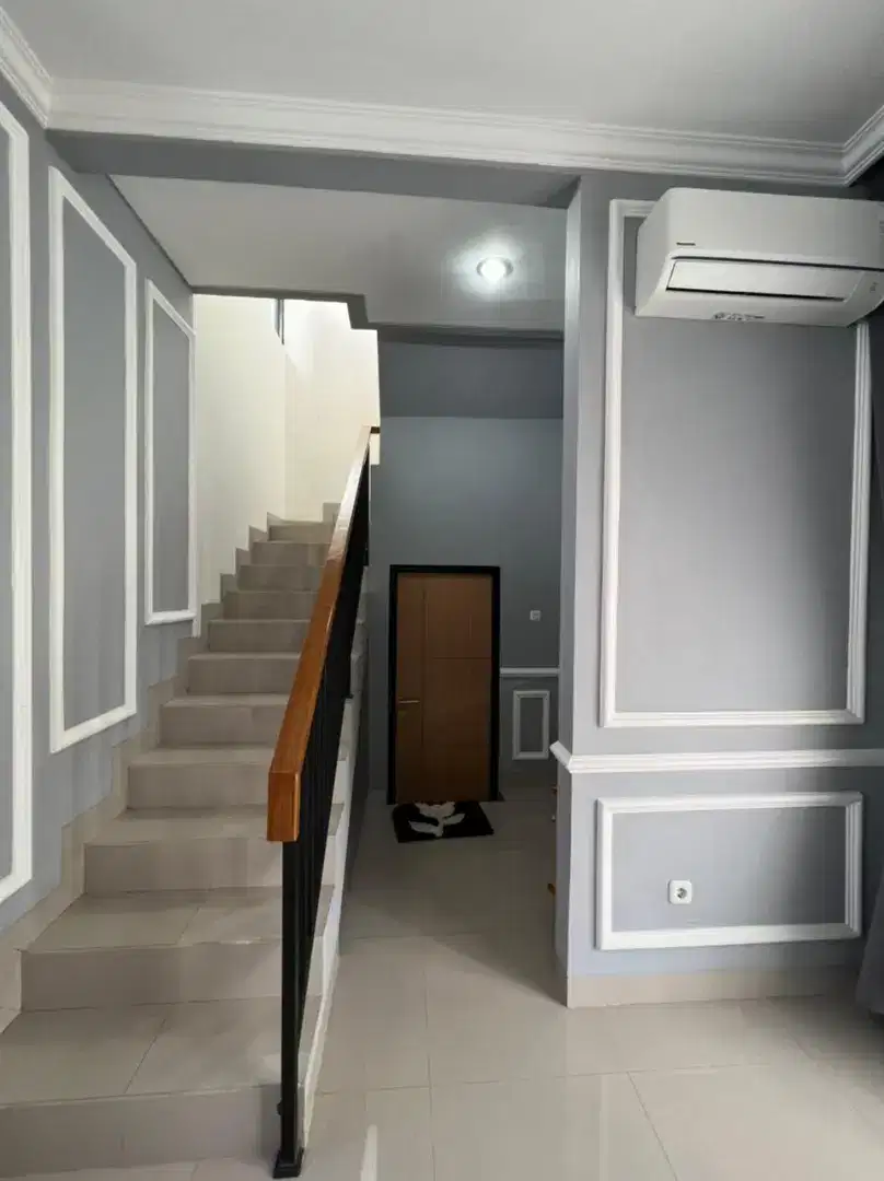 RUMAH DIJUAL SANGAT BAGUS FASILITAS KOLAM RENANG