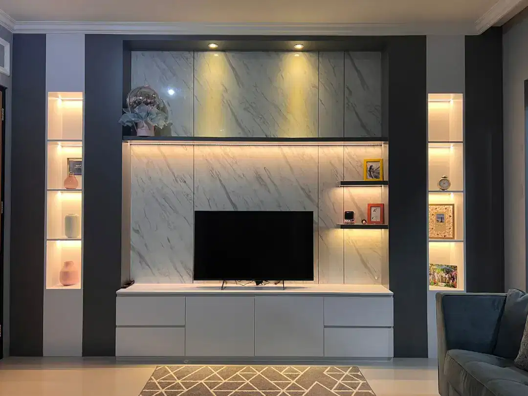 RUMAH DIJUAL SANGAT BAGUS FASILITAS KOLAM RENANG