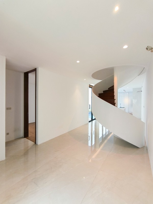 Rumah Bagus,ada kolam renang di Jakarta Selatan