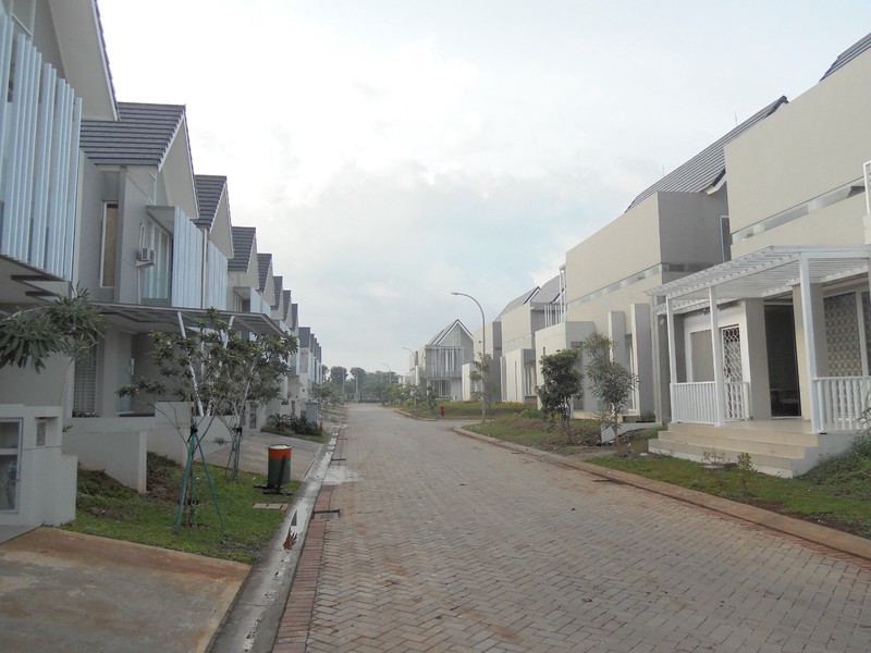 Rumah Baru,dalam cluster di Bintaro Jaya 9