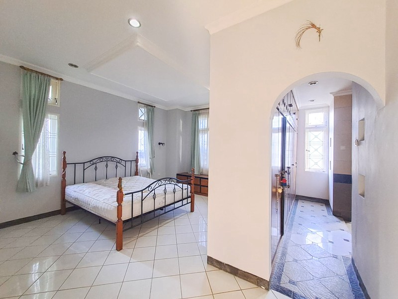 Rumah Asri & Strategis di Kasuari Sektor 9 Bintaro - Lingkungan Eksklusif & Tenang