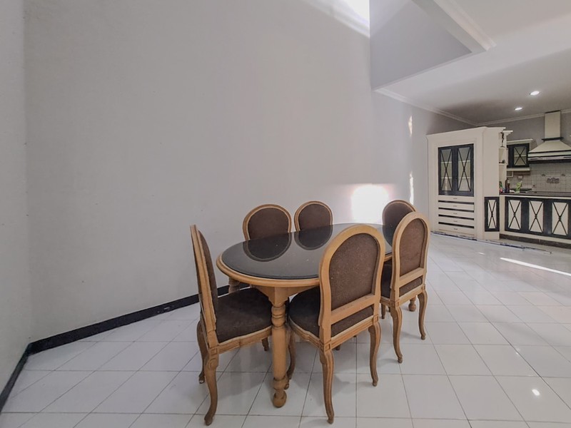 Rumah Asri & Strategis di Kasuari Sektor 9 Bintaro - Lingkungan Eksklusif & Tenang