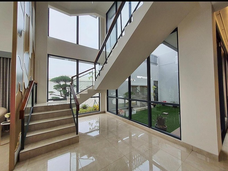  Rumah Atherton 3 Lantai di Kota Wisata 