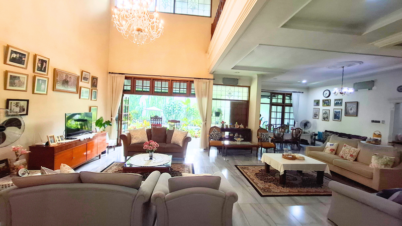 DIJUAL RUMAH MEWAH DENGAN TAMAN ASRI & KOLAM RENANG DI PEJATEN - JAKARTA SELATAN