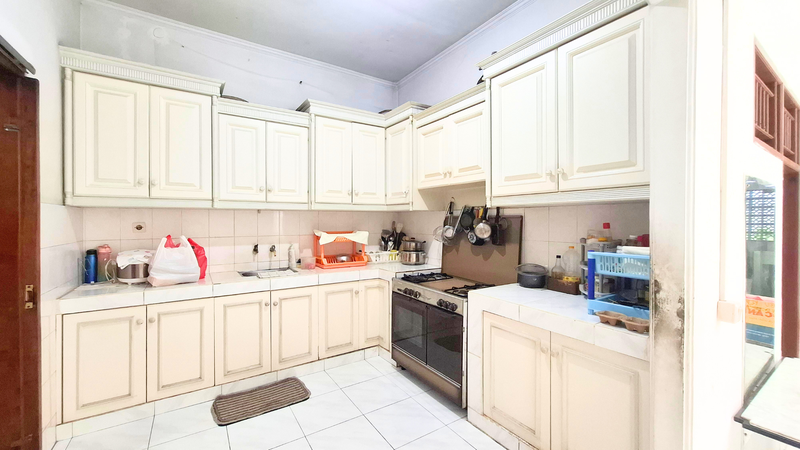 DIJUAL RUMAH MEWAH DENGAN TAMAN ASRI & KOLAM RENANG DI PEJATEN - JAKARTA SELATAN