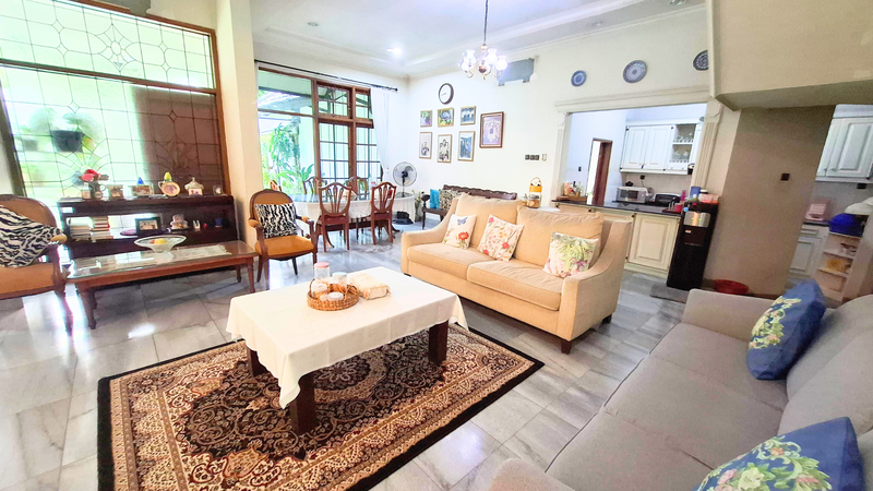 DIJUAL RUMAH MEWAH DENGAN TAMAN ASRI & KOLAM RENANG DI PEJATEN - JAKARTA SELATAN