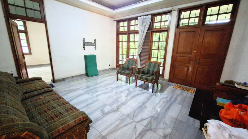 DIJUAL RUMAH MEWAH DENGAN TAMAN ASRI & KOLAM RENANG DI PEJATEN - JAKARTA SELATAN