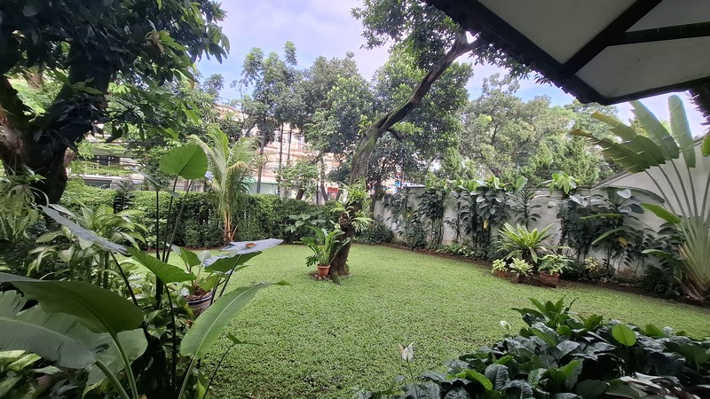DIJUAL RUMAH MEWAH DENGAN TAMAN ASRI & KOLAM RENANG DI PEJATEN - JAKARTA SELATAN
