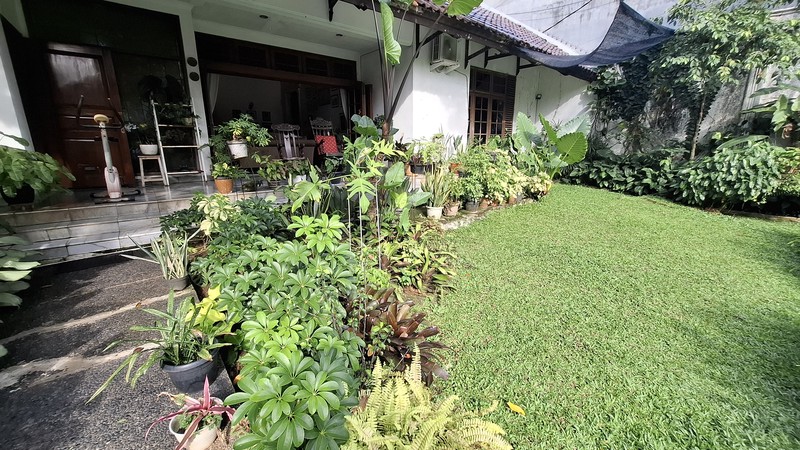 DIJUAL RUMAH MEWAH DENGAN TAMAN ASRI & KOLAM RENANG DI PEJATEN - JAKARTA SELATAN