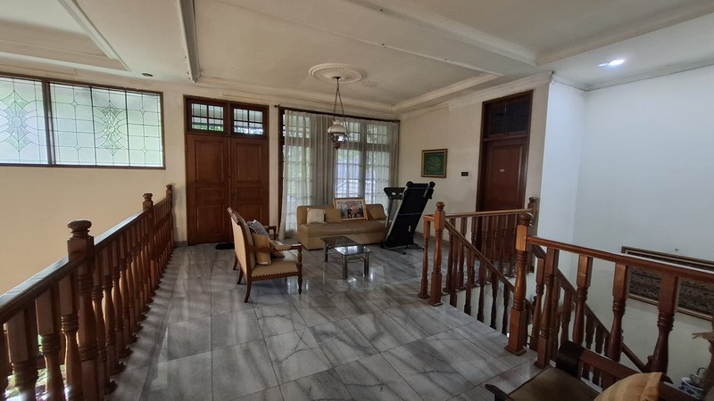 DIJUAL RUMAH MEWAH DENGAN TAMAN ASRI & KOLAM RENANG DI PEJATEN - JAKARTA SELATAN
