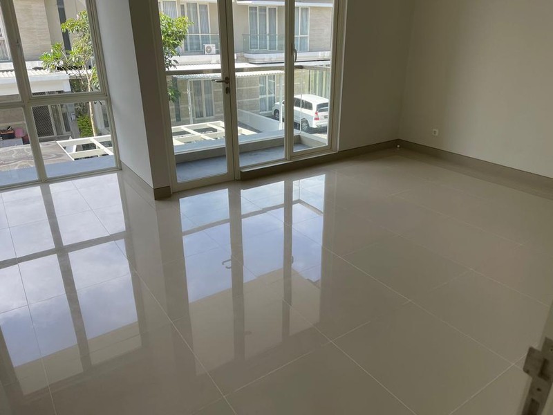 Jual Rumah Greenlake Citraland Lakarsantri Surabaya Barat