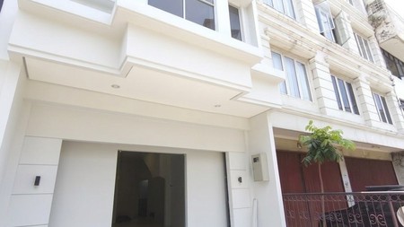 Sewa Ruko Strategis 4 Lantai Jalan Johar Menteng