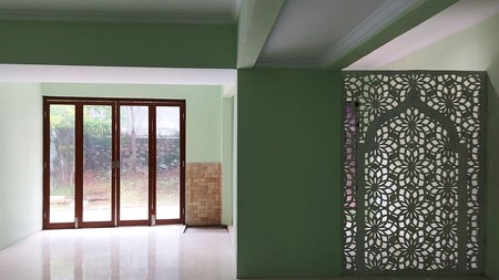 Rumah Hook Sudah Renovasi, Siap Huni, Posisi Strategis & Nyaman Di Bintaro