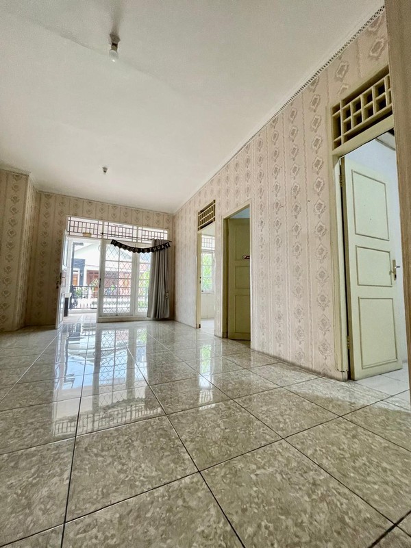 Rumah Minimalis, 2 Lantai, Bebas banjir di Bintaro Sektor 9