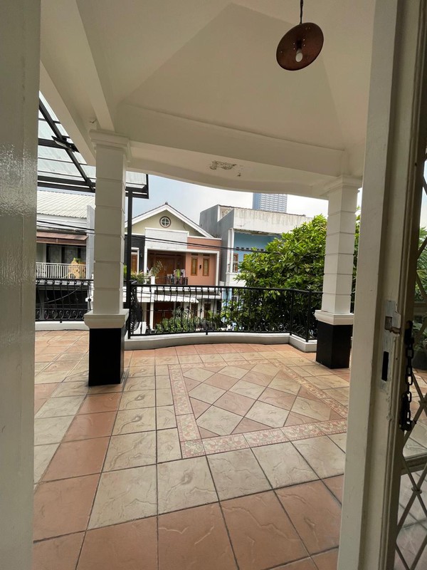 Rumah Minimalis, 2 Lantai, Bebas banjir di Bintaro Sektor 9