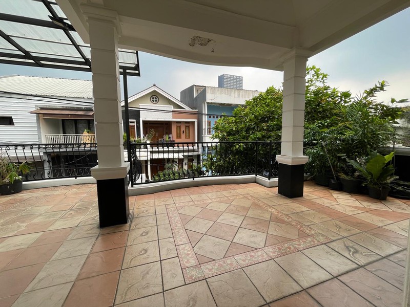 Rumah Minimalis, 2 Lantai, Bebas banjir di Bintaro Sektor 9