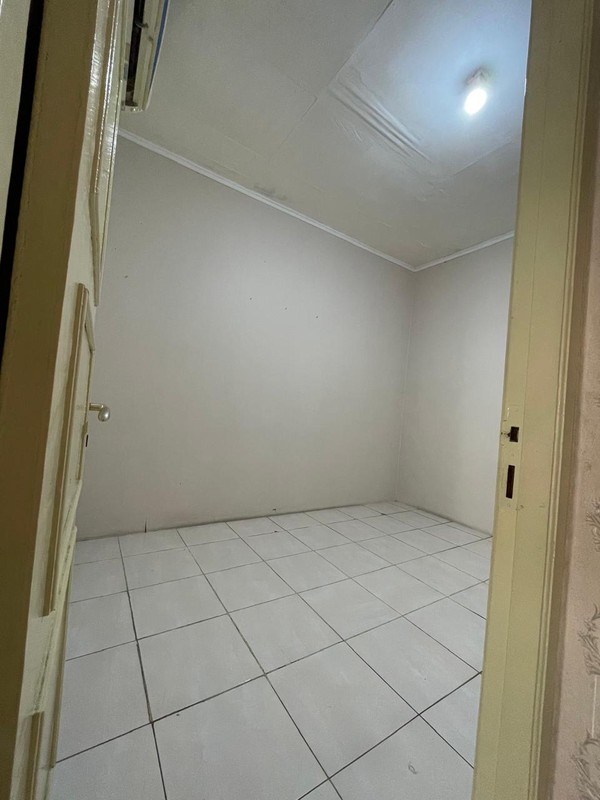 Rumah Minimalis, 2 Lantai, Bebas banjir di Bintaro Sektor 9