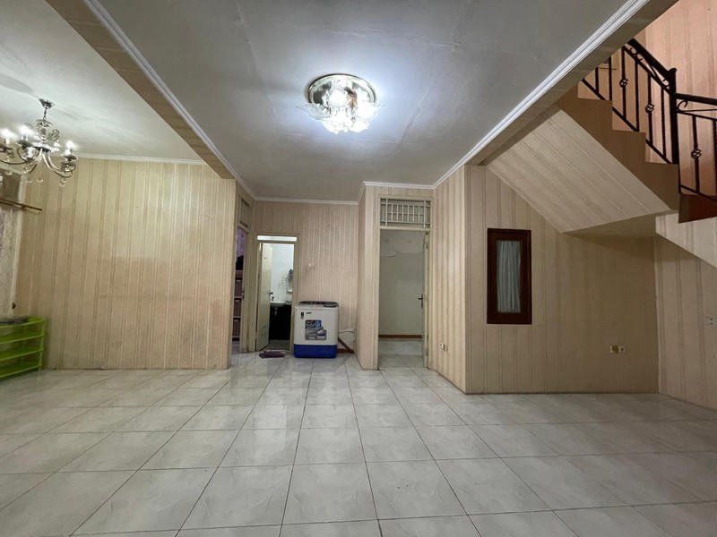 Rumah Minimalis, 2 Lantai, Bebas banjir di Bintaro Sektor 9