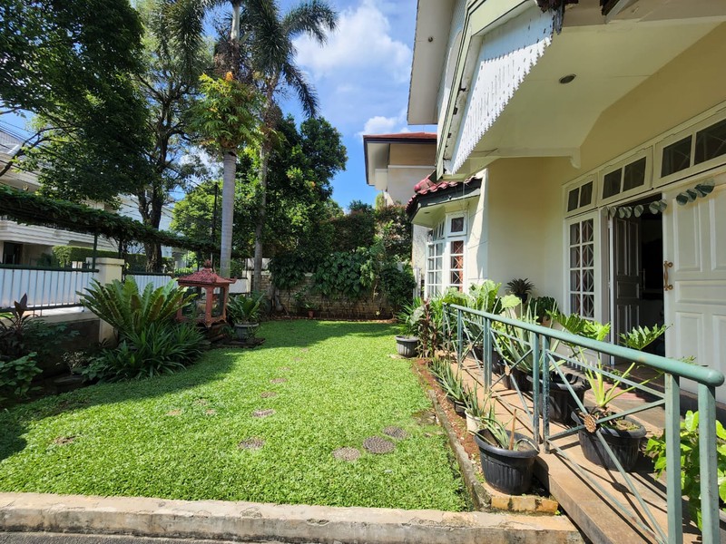 Rumah Bagus, Nyaman dan Asri, Siap Huni di Jakarta Selatan