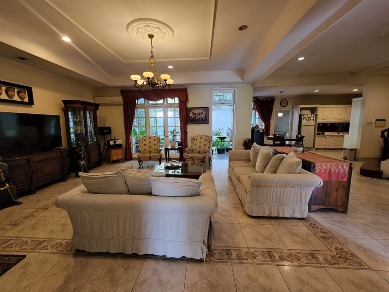 Rumah Bagus, Nyaman dan Asri, Siap Huni di Jakarta Selatan