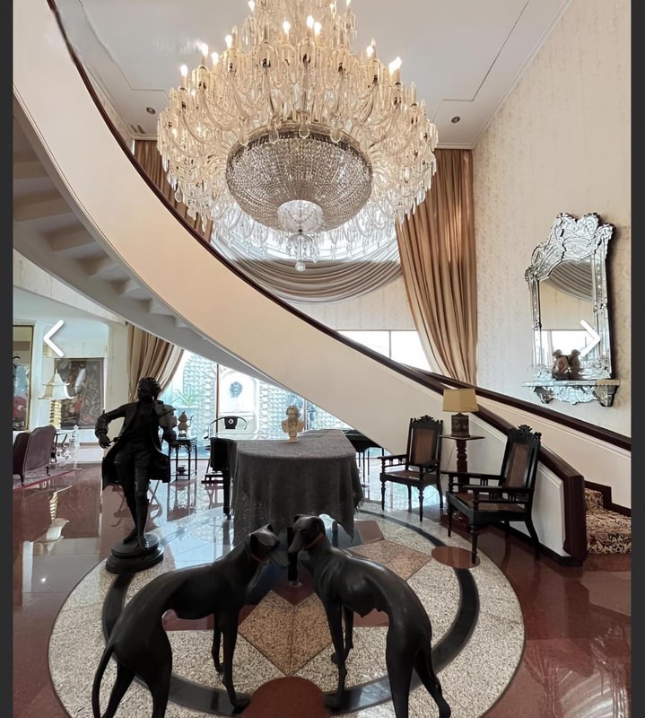 Rumah Mewah Simprug Golf Strategis Siap Huni