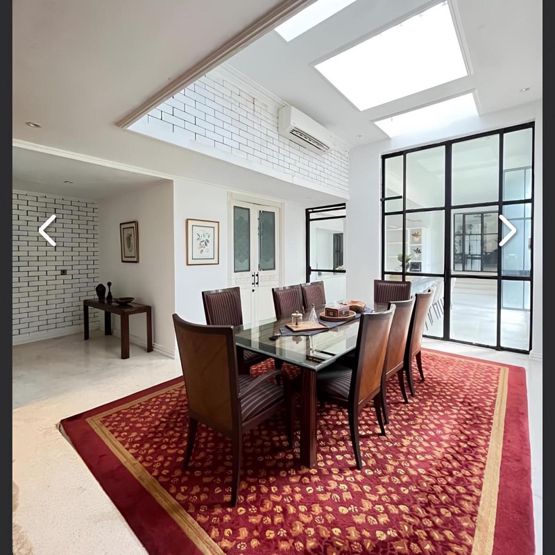 Rumah Mewah Simprug Golf Strategis Siap Huni