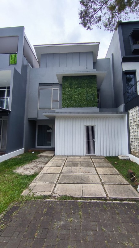 Foresta Naturale, BSD City. rumah bagus sudah renovasi. 