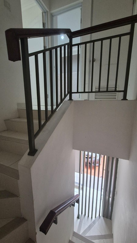 Termurah. Rumah modern Amarillo Village. gading Serpong