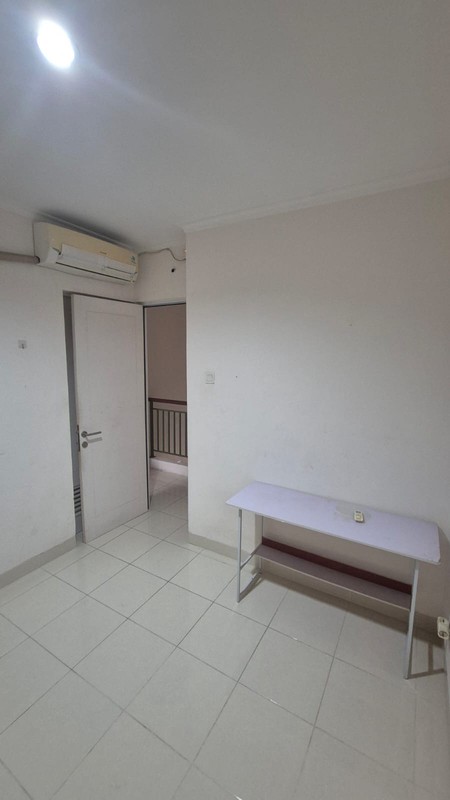 Termurah. Rumah modern Amarillo Village. gading Serpong