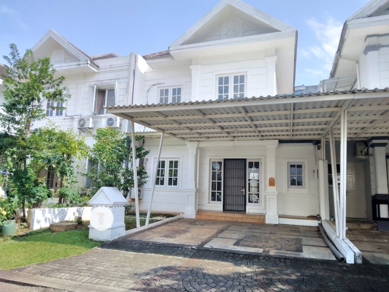 RUMAH CANTIIK DAN ASRI SIAP HUNI DI KOTA WISATA CIBUBUR HARGA NEGO