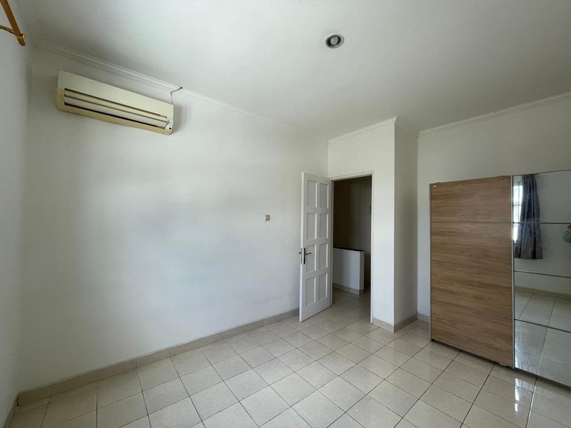 RUMAH CANTIIK DAN ASRI SIAP HUNI DI KOTA WISATA CIBUBUR HARGA NEGO