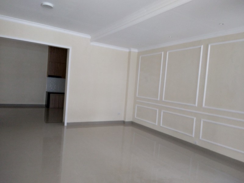 RUMAH COZY NYAMAN DAN SEJUK SIAP HUNI DI KOTA WISATA CIBUBUR