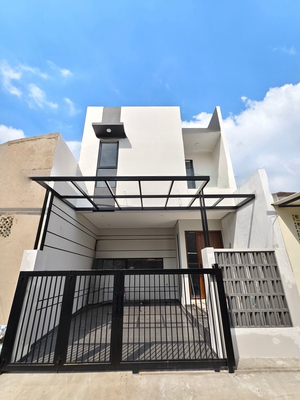 Brand New House di Griya Loka BSD City